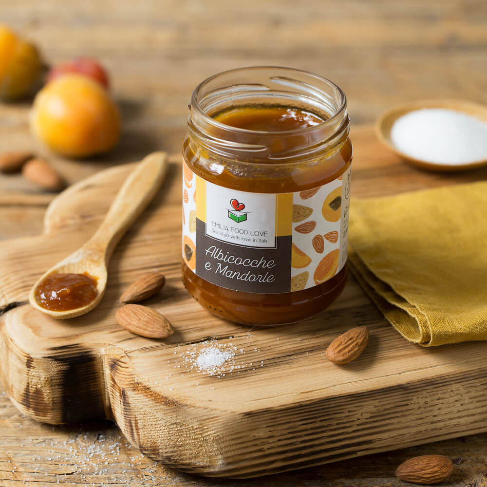 https://en.emiliafood.love/cdn/shop/products/Apricotandalmondjamalbicoccheemandorlemarmellataconfetturaemiliafoodloveselectedwithloveinitaly2_1200x.jpg?v=1665511233